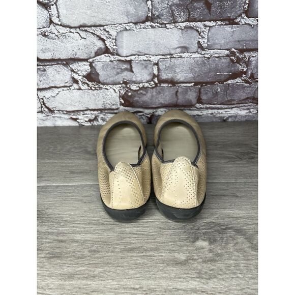 Studio Flexx Beige Leather Perforated Comfort Flats Shoes Women Sz 9M US/40.5EU - Picture 5 of 16